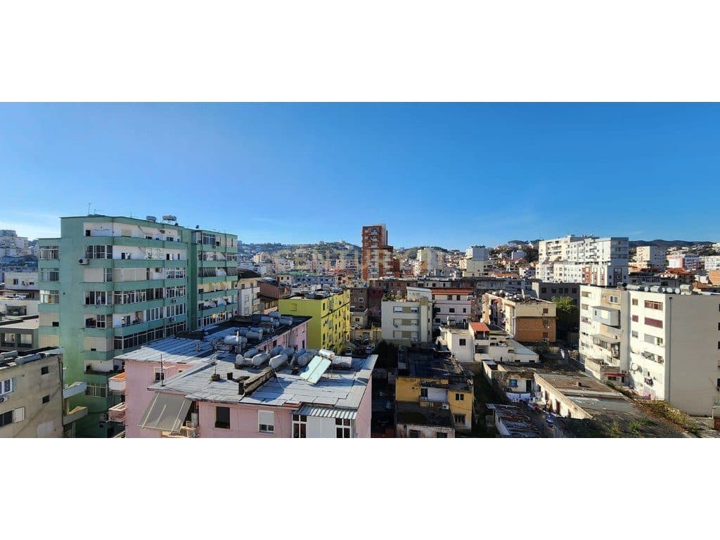 JEPET ME QERA APARTAMENT 1+1 PRANE QENDRES, DURRES ! 4