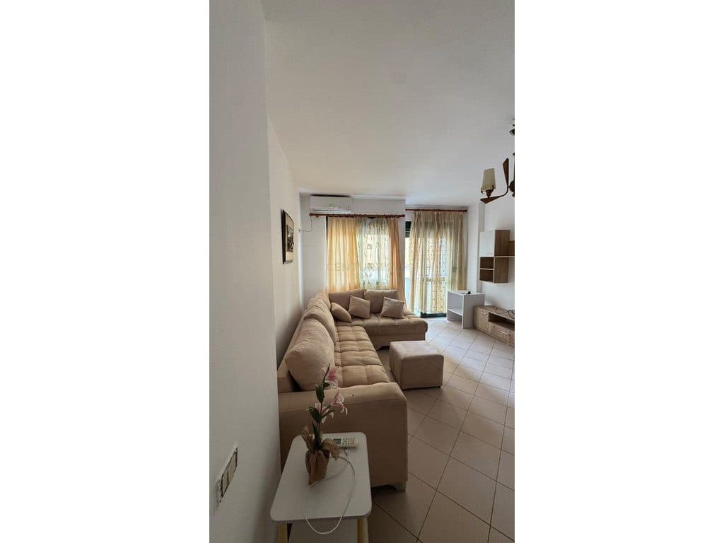 Apartament 1+1 Me Qira në Plazh, Durrës ! 2