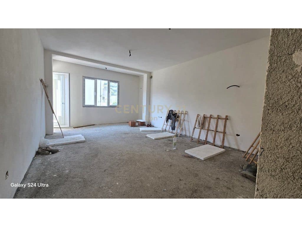 Apartament 1+1 në Shitje në Durrës me Post Parkimi dhe Depo !