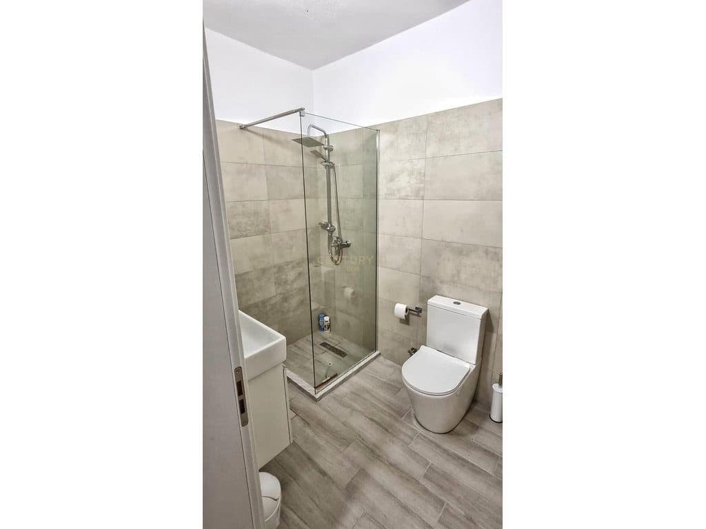 Shitet Studio ne Plazh-Hekurudha, Durres ! 2
