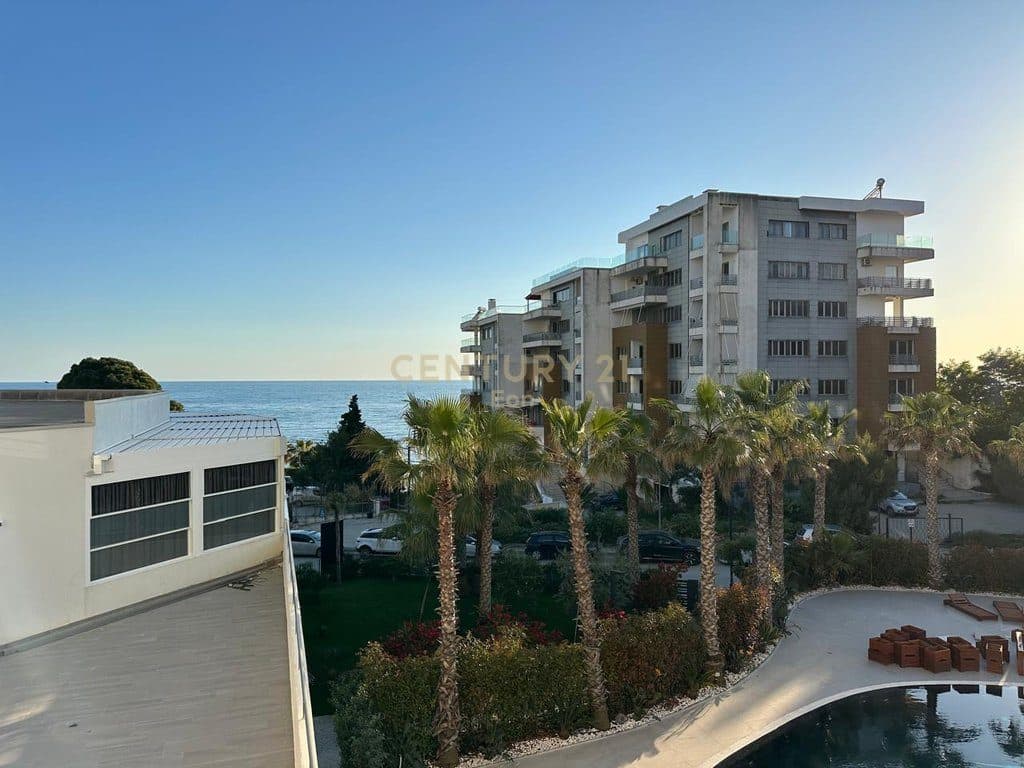 SHITET APARTAMENT 2+1+2 ME PAMJE DETI TEK "WHITE HILL RESIDENCE" NE CURRILA !