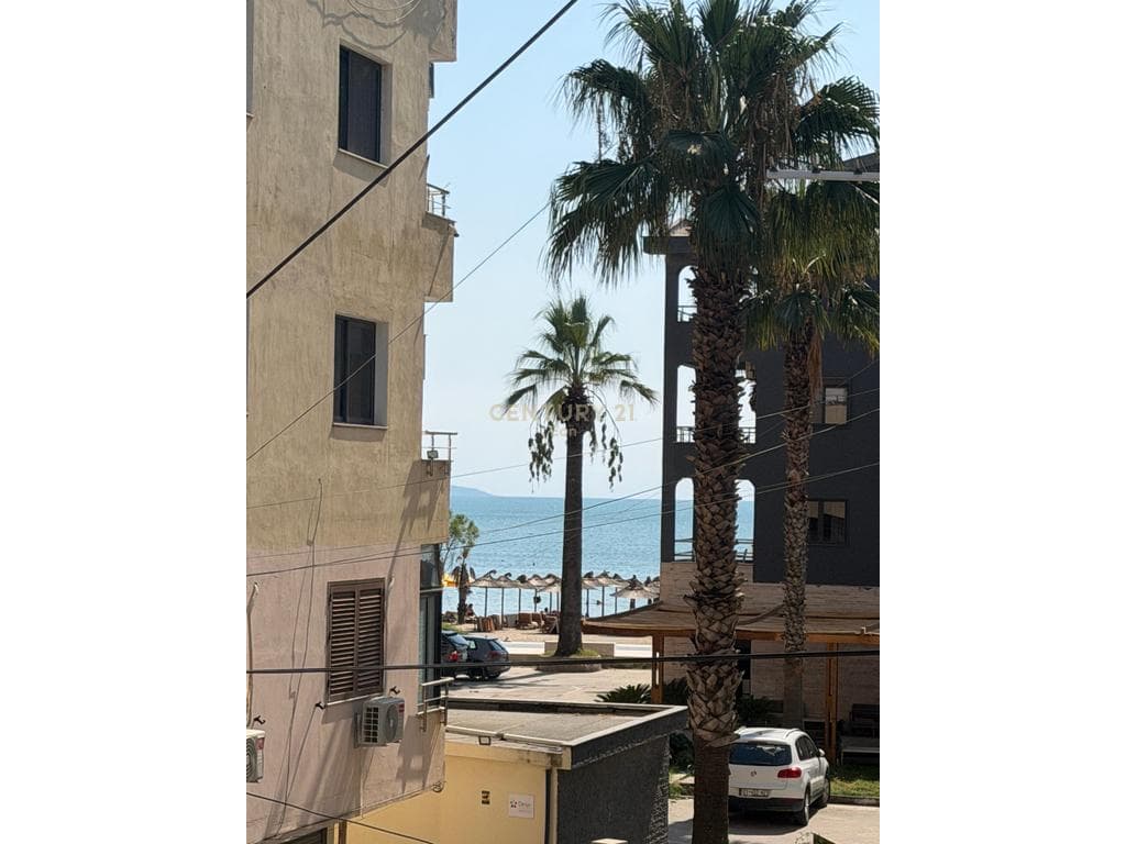 Apartament 2+1 në Shitje, Plazh Durrës – Stacioni 1, vetem 40 metra nga deti!
