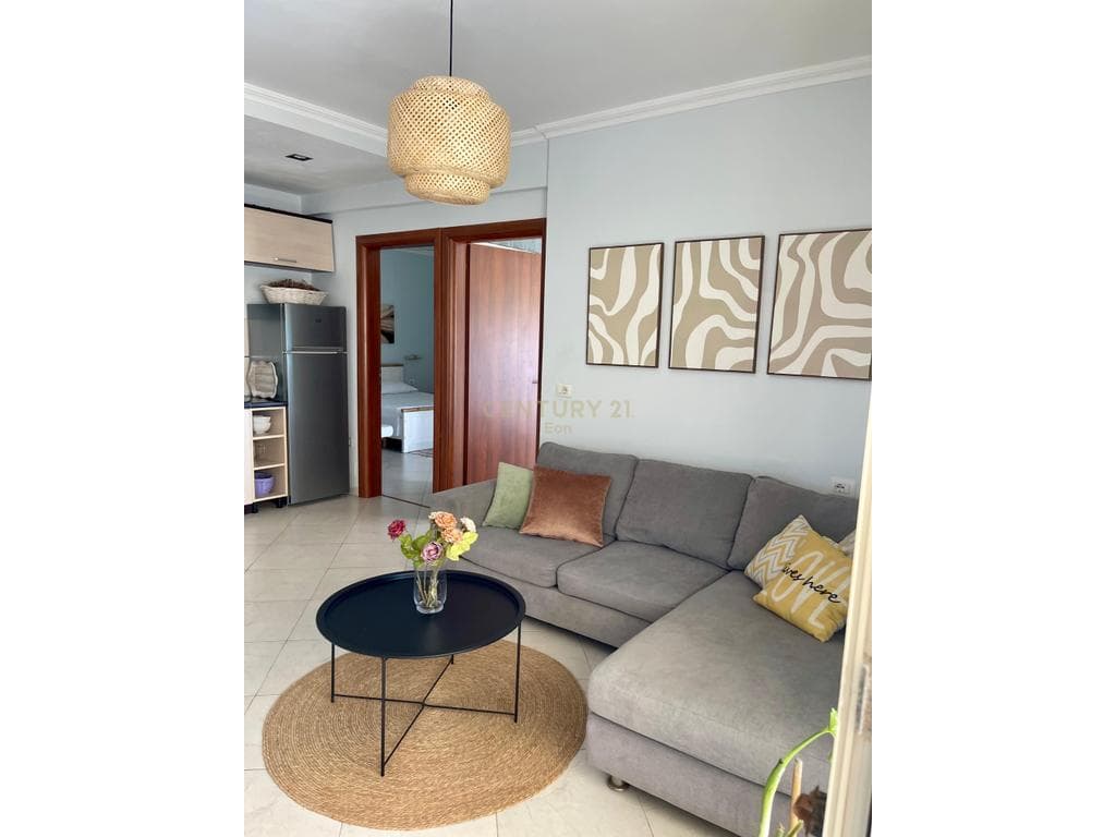 JEPET ME QIRA APARTAMENT 2+1 NE SHKEMBIN E KAVAJES ME PAMJE DETI ! 2