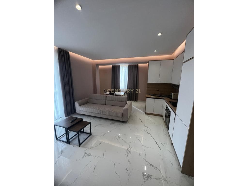 Apartament 2+1 Me Qira në Qendër të Golemit ! 4
