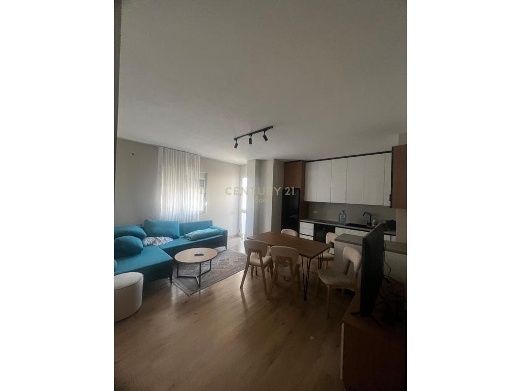 Apartament 2+1 Me Qira në Qender te Durrësit !