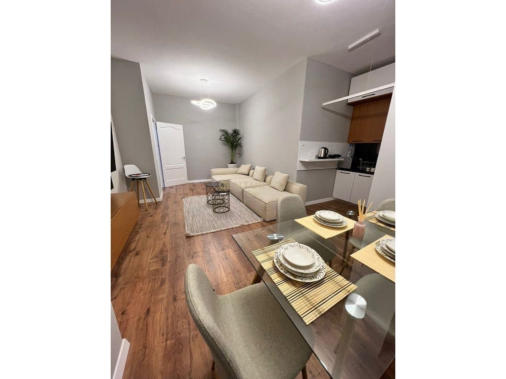 JEPET SUPER APARTAMENT 1+1 ME QIRA TEK QYKATA, DURRES ! 3
