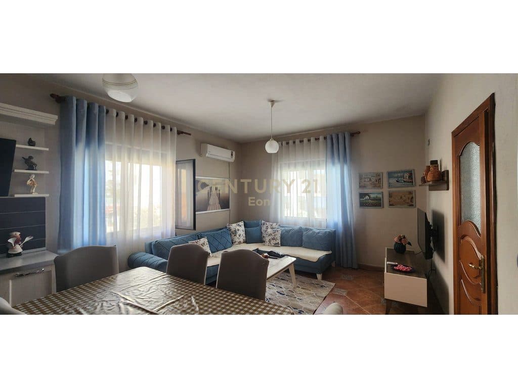 JEPET ME QERA APARTAMENT 2+1 ME OBORR, DURRES !