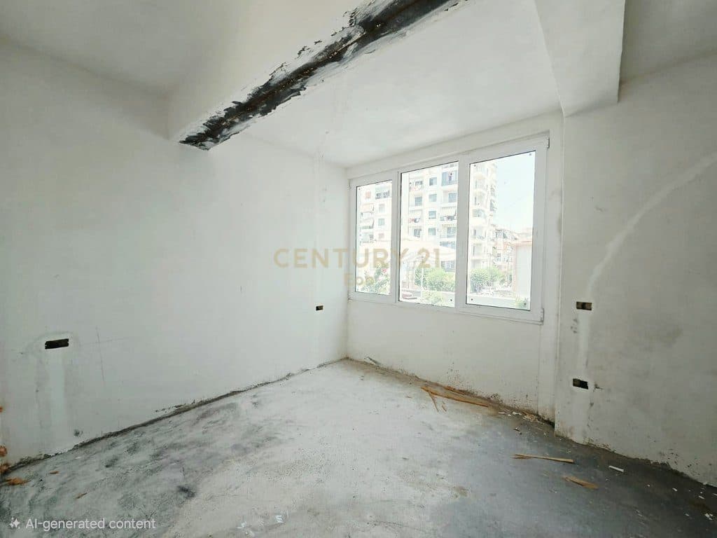SHITET APARTAMENT 1+1 ME VERANDE ,DURRES ! 2