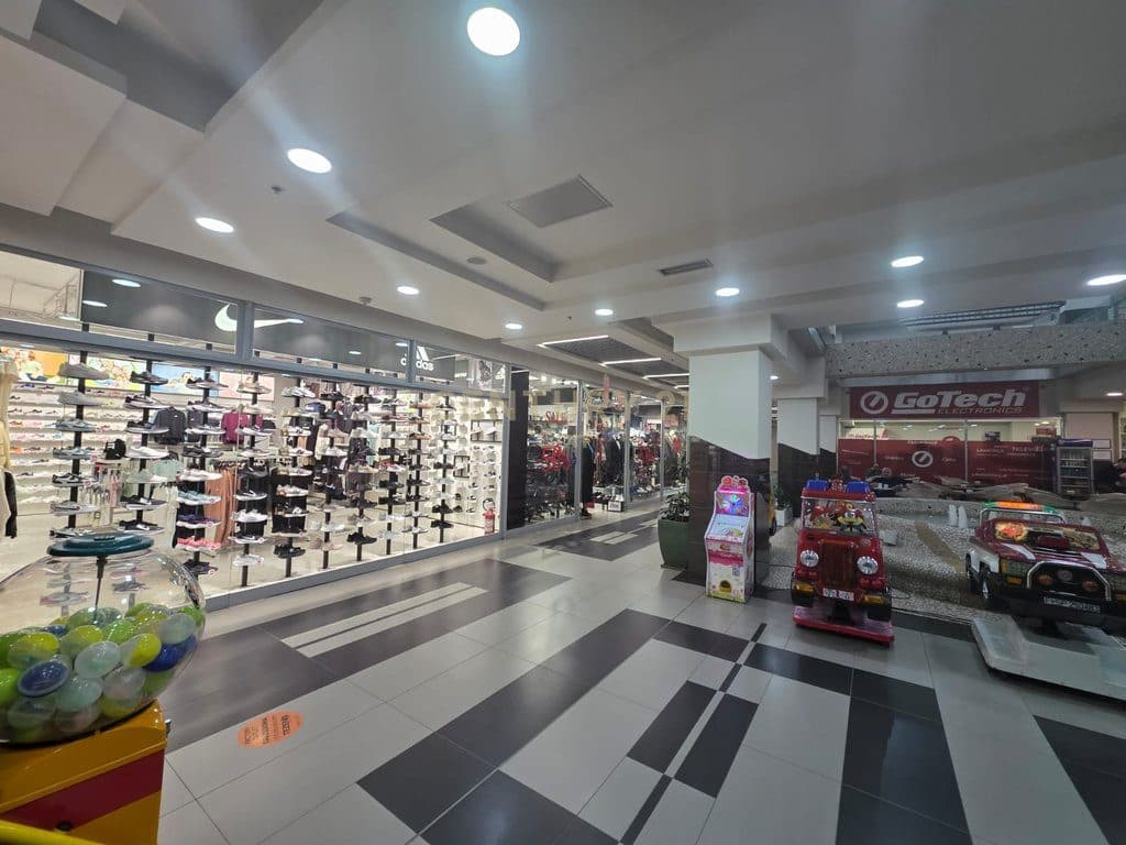 Dyqan me qira tek Qendra Tregtare Flagship, Durrës ! 4