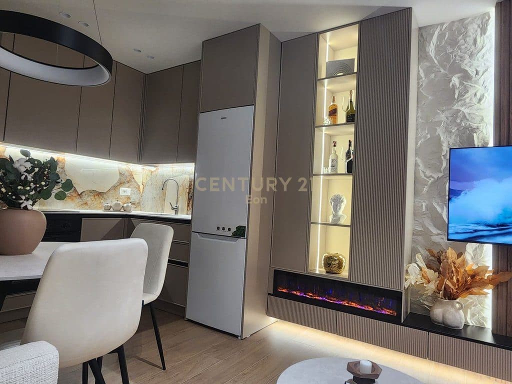 Shitet Apartament 2+1 ne zonen e Plazh me Pamje Deti, Durres! 3