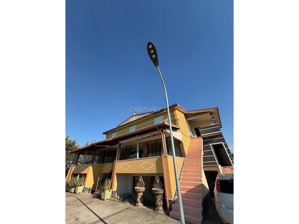 Pronë Ekskluzive në Çermë | Karburant + Gaz + Lavazh + Bar-Kafe | 1,104 m² | 400,000 €