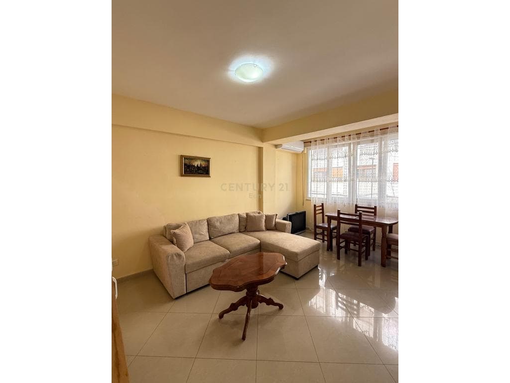 SHITET APARTAMENT 1+1 TE PALLATI SPORTIT, DURRES !