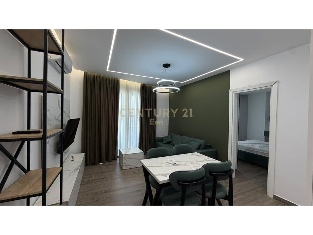 SHITET APARTAMENT 1+1, I MOBILUAR , MALI ROBIT !