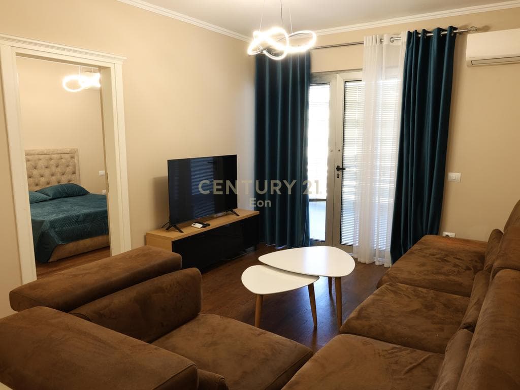 JEPET APARTAMENT 1+1 ME QIRA NE CURRILA, DURRES !
