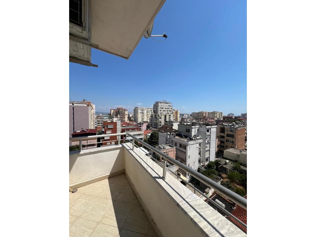 Apartament 2+1+garazhd Me Qira në Lagjen nr.5, Durrës ! 2