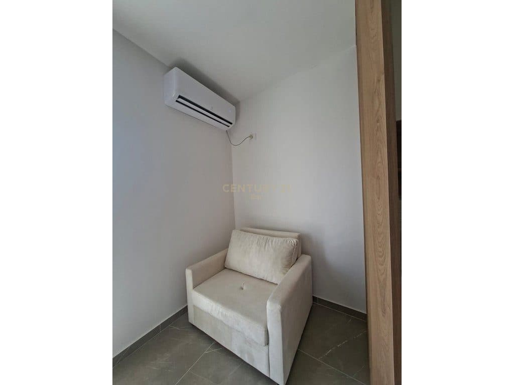 Apartament 1+1 Me Qira në Golem ! 4
