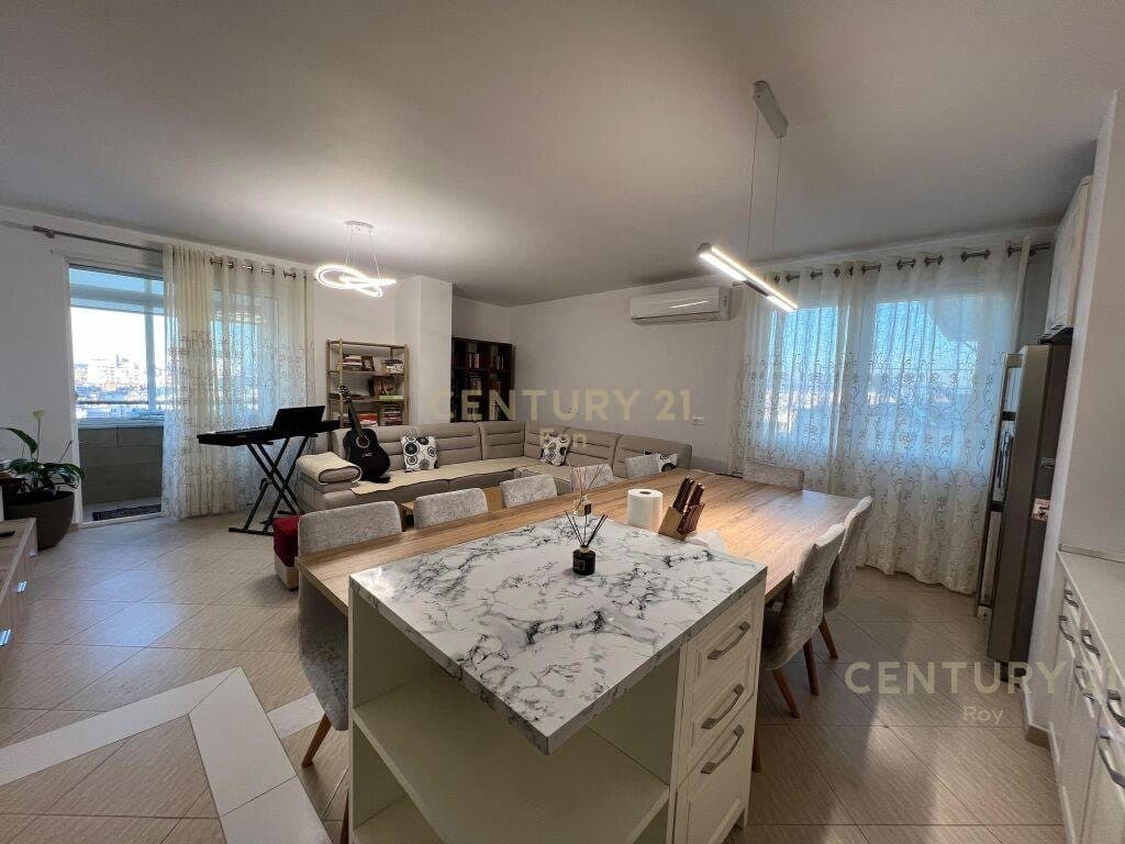 Apartament 2+1+2 Për Shitje në Stacionin e Trenit, Durrës!!
