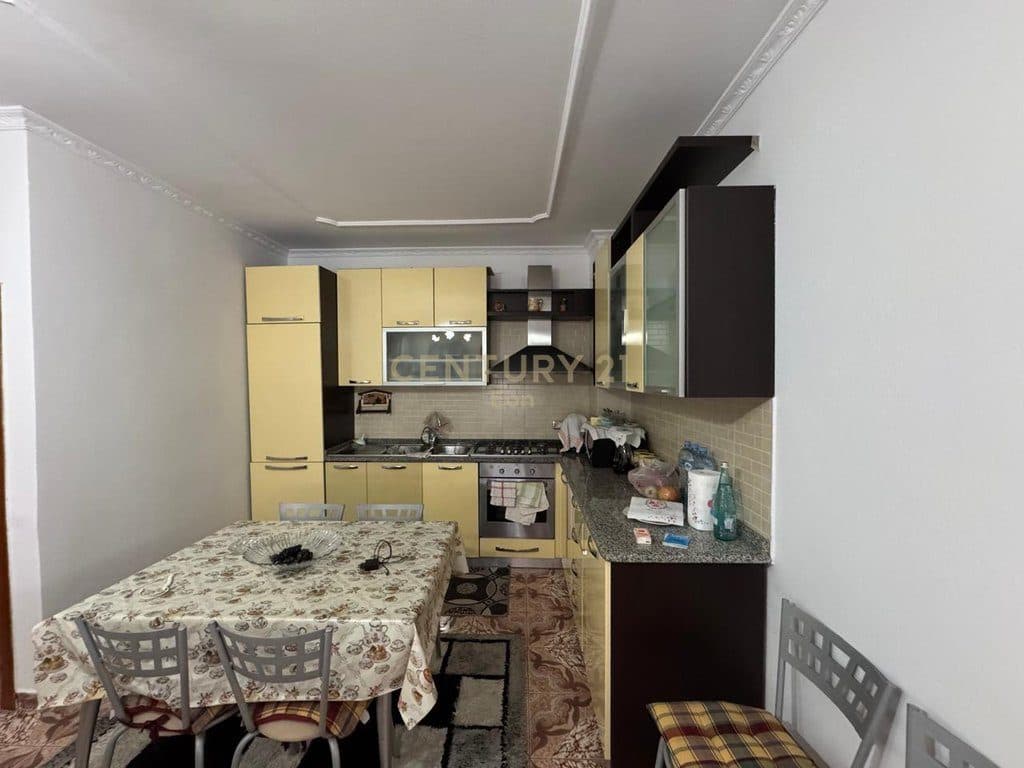 SHITET APARTAMENT 2+1 ME GARAZHD, DURRES ! 2