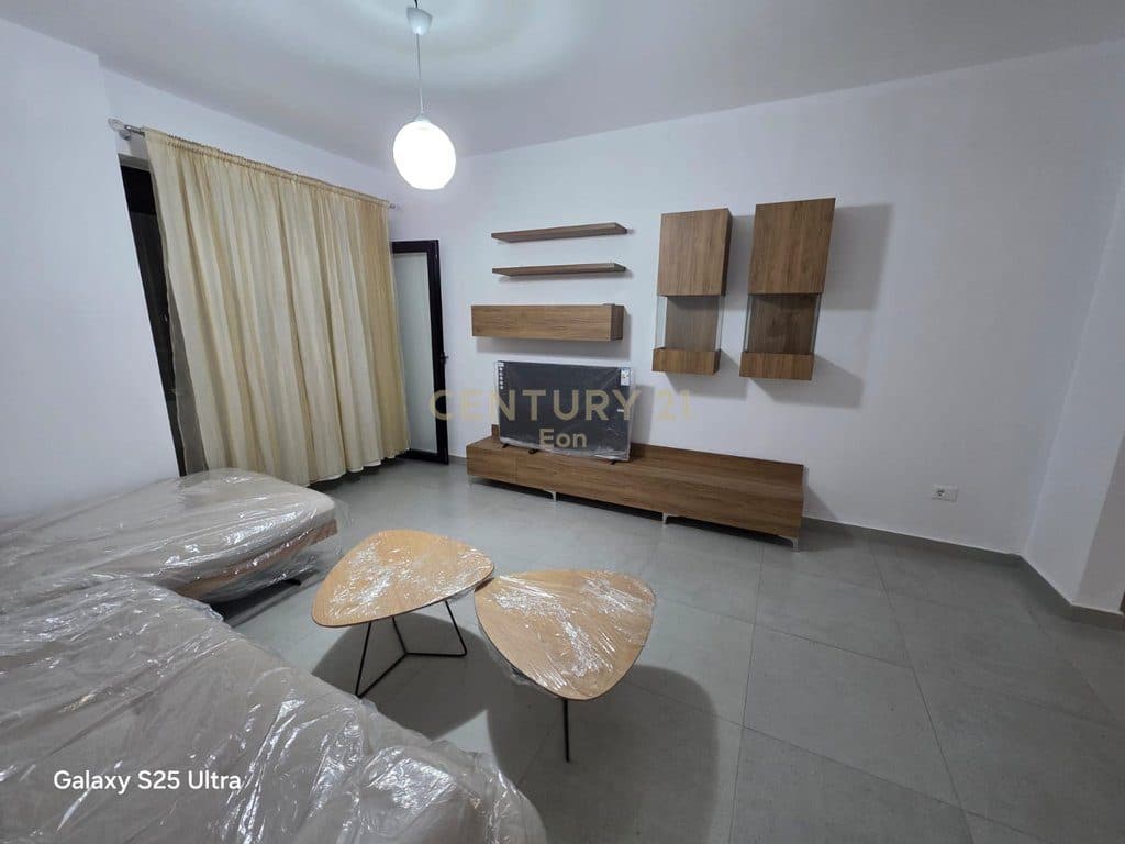 Jeper Apartament 2+1 Me Qira në Lagja nr.5, Durrës ! 2