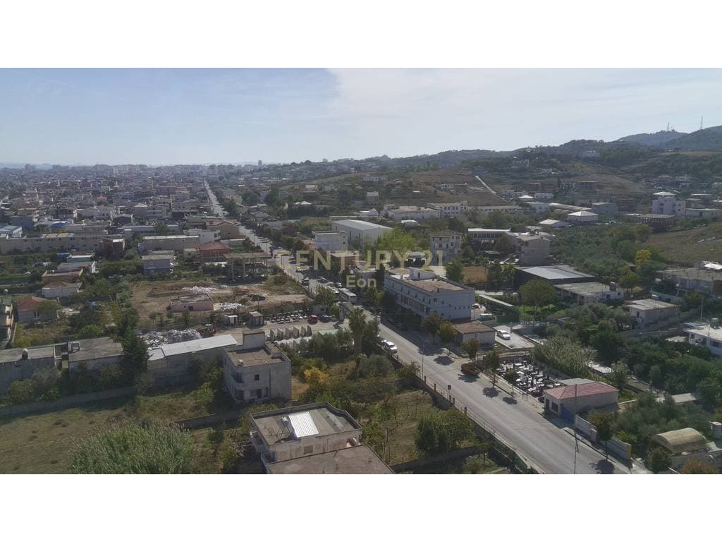 Toke për Shitje Ne Spitalle, Durrës, Hyrje Nga Rruga Kryesore - 656,000€ | 16000 m²