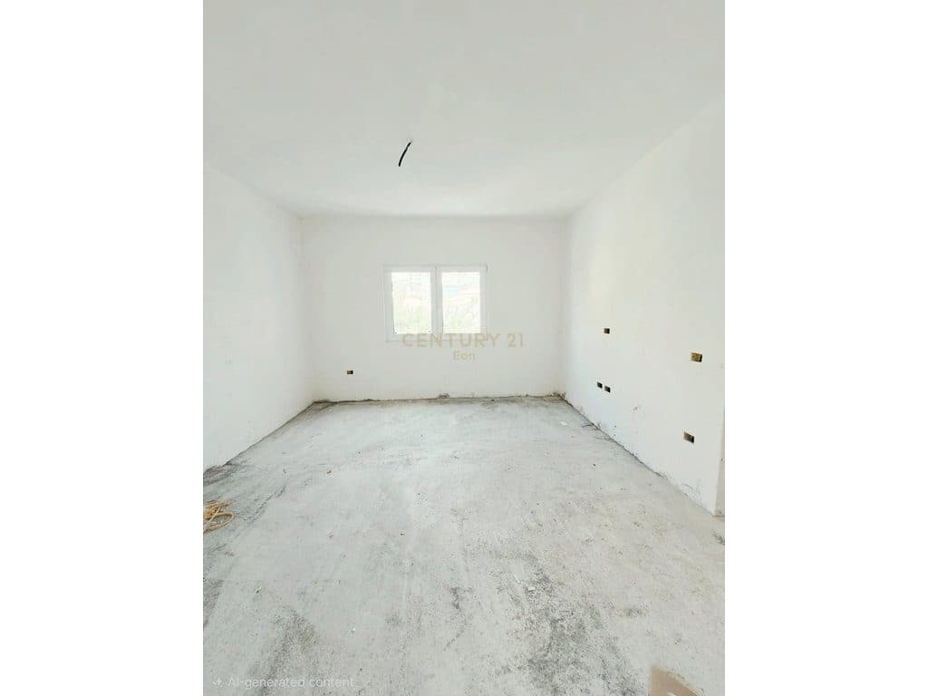 SHITET APARTAMENT 1+1 ME VERANDE ,DURRES ! 4
