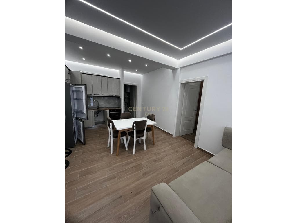 Apartament 1+1 Me Qira në Qendër Golem, Durrës ! 2
