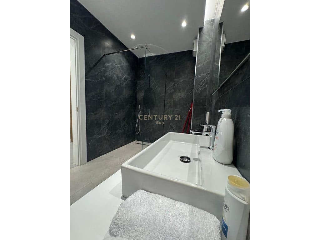 JEPET ME QIRA APARTAMENT 2+1 I ARREDUAR NE GOLEM PRANE PREMIUM HOTEL !