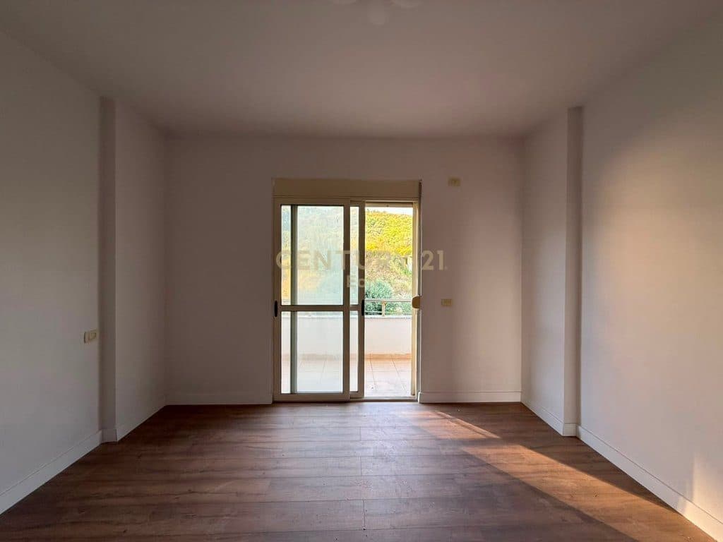 Shitet Apartament 1+1 me Pamje Deti – Shkëmbi i Kavajës - Çmimi: 88,000 € 2