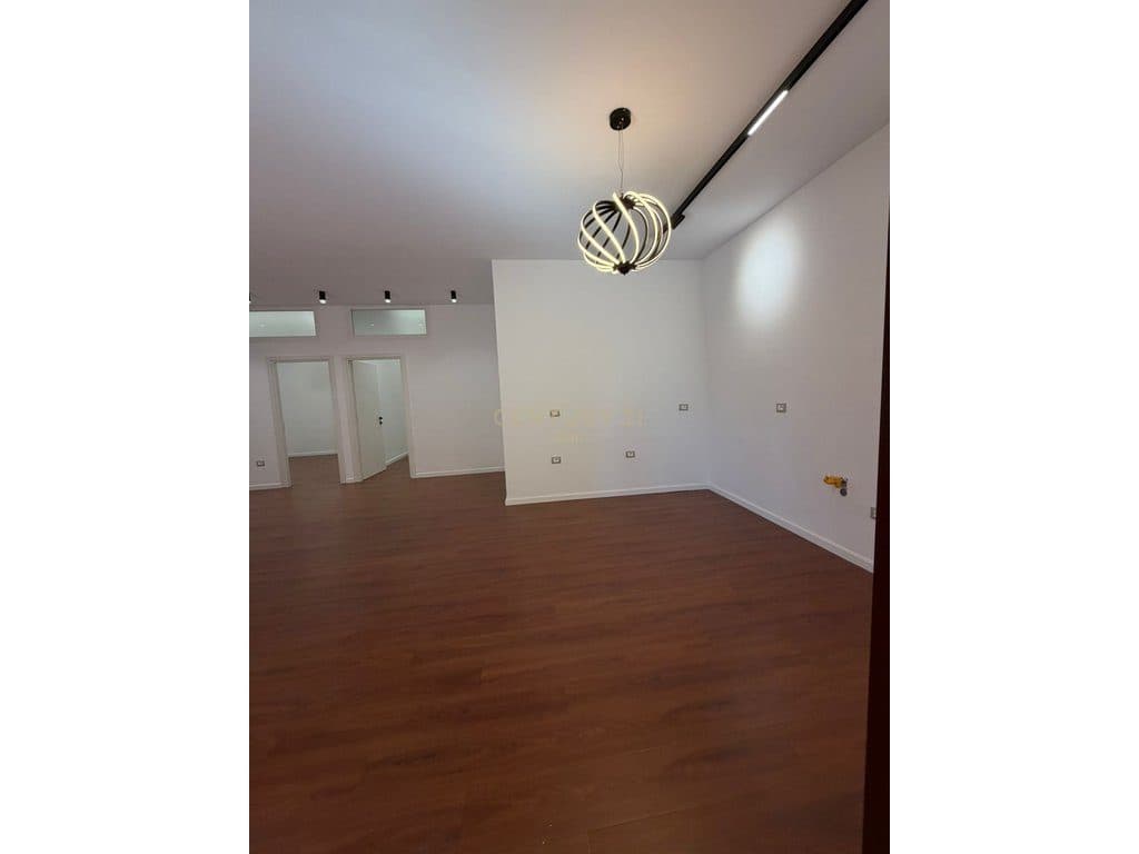 SHITET APARTAMENT 2+1+2 TUALETE DHE VERANDE , SEFER EFENDIU, DURRES ! 4