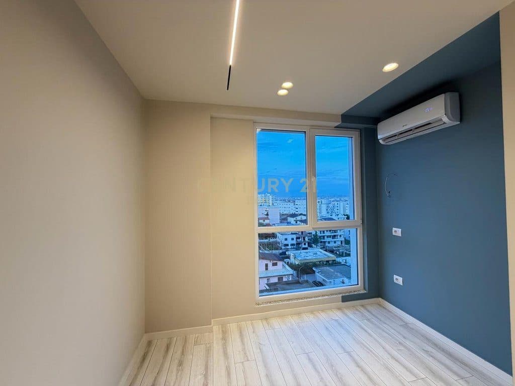 Jepet me Qira, Apartament 2+1+2, Prane UKD, Durres ! 3