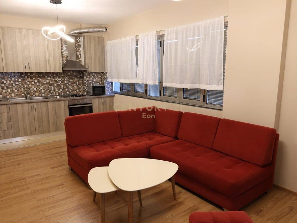 JEPET ME QIRA APARTAMENT 1+1 NE CURRILA ! 2