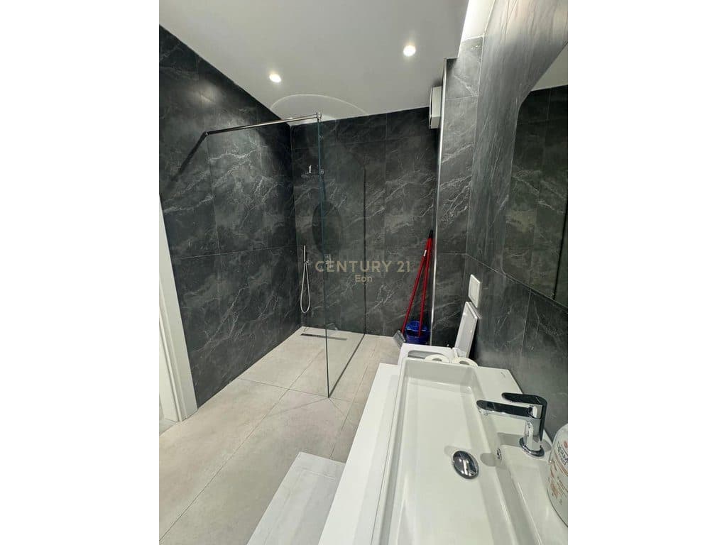 JEPET ME QIRA APARTAMENT 2+1 I ARREDUAR NE GOLEM PRANE PREMIUM HOTEL ! 2