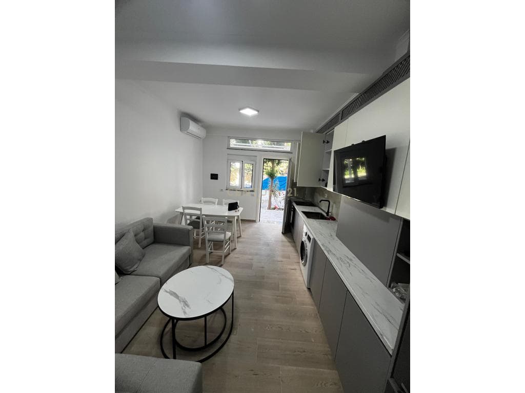 Apartament 1+1 i Super Investuar,250 metra nga Deti,Golem - Verande Private Dhe Lokacion Premium. Çmimi : 70'000 Euro !