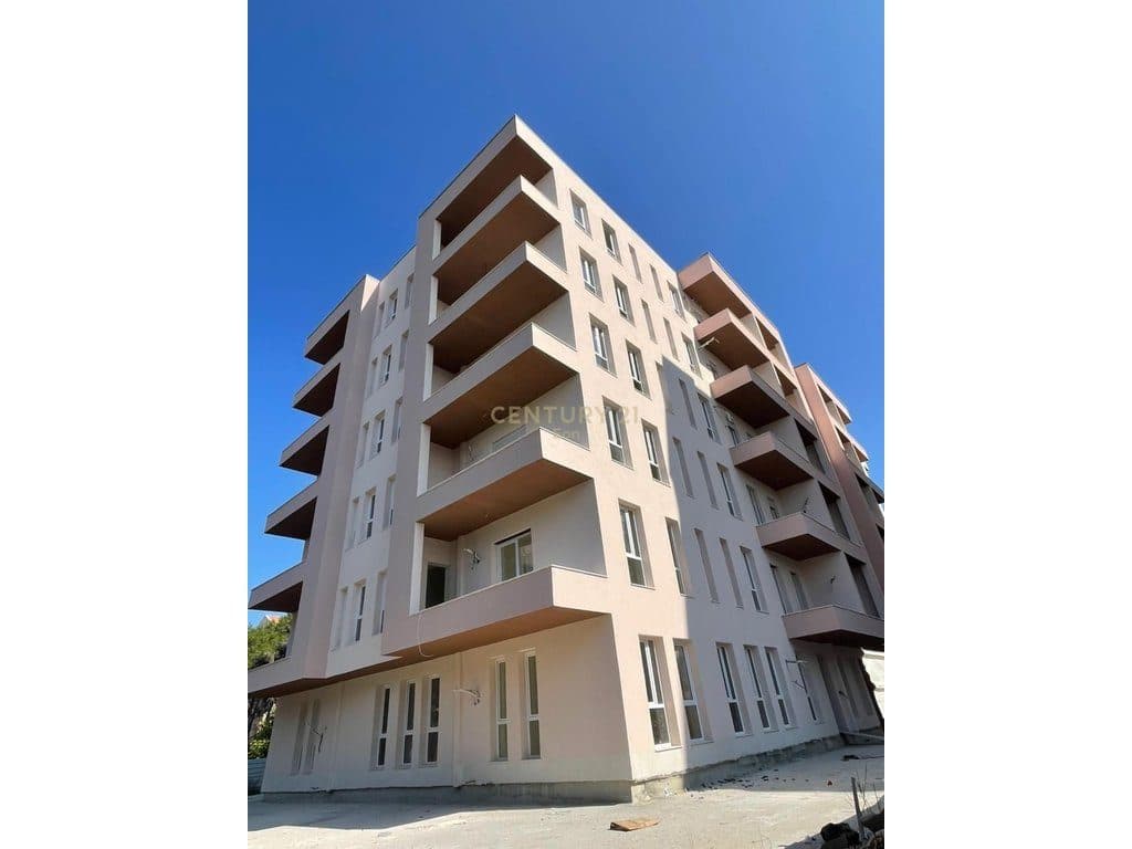 EXCLUZIVE SHITET APARTAMENT 1+1 NE GOLEM , 100M NGA DETI ! 4