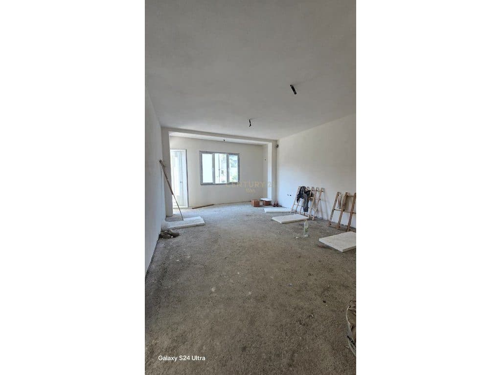 Apartament 1+1 në Shitje në Durrës me Post Parkimi dhe Depo ! 4
