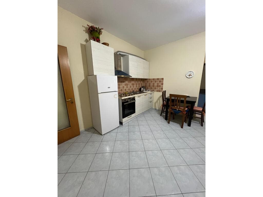 Apartament 1+1 për Qira në Plazh Stacioni i parë, Durrës. 2