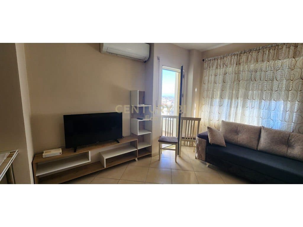 JEPET ME QERA APARTAMENT I MOBILUAR 2+1+2 PRANE STACIONIT TE TRENIT, DURRES ! 3
