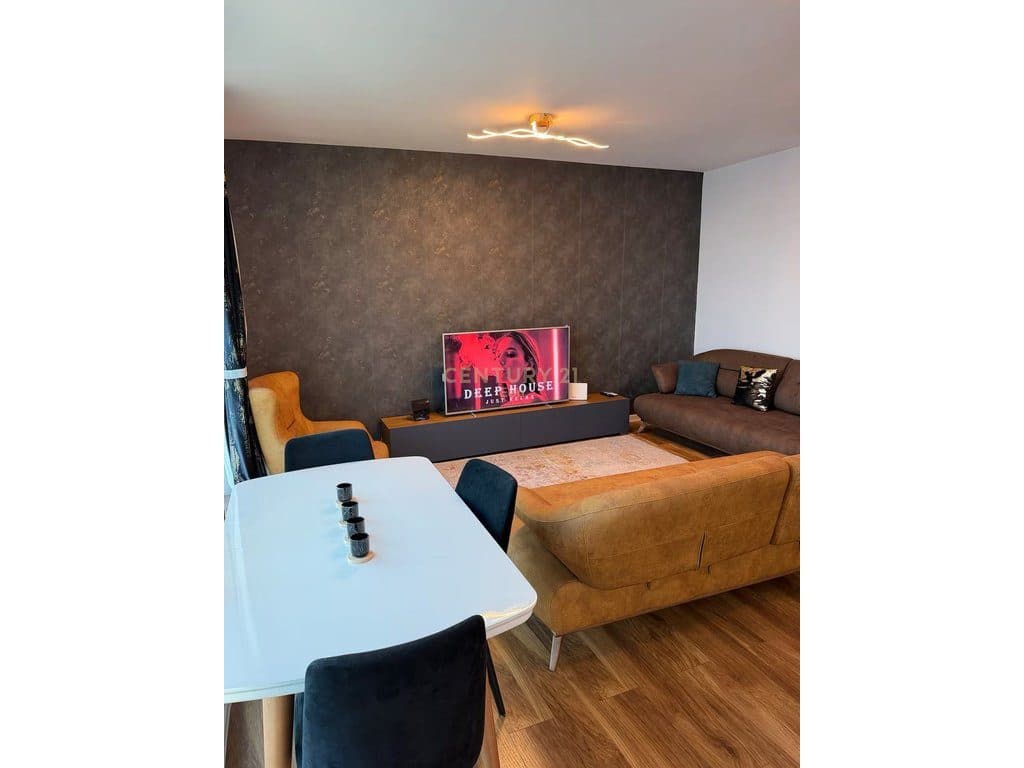 SHITET APARTMENT 1+1 PAMJE BALLORE DETI NE VOLLGA ! 2