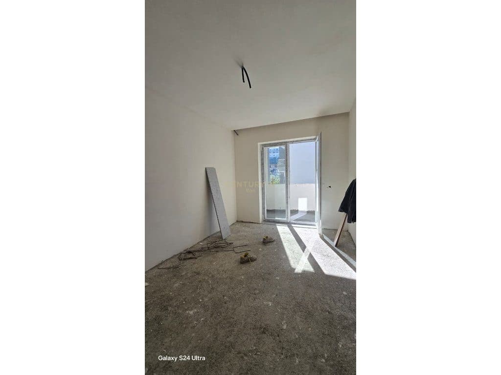 Apartament 1+1 në Shitje në Durrës me Post Parkimi dhe Depo ! 2