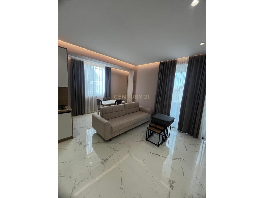 Apartament 2+1 Me Qira në Qendër Golem, Durrës !