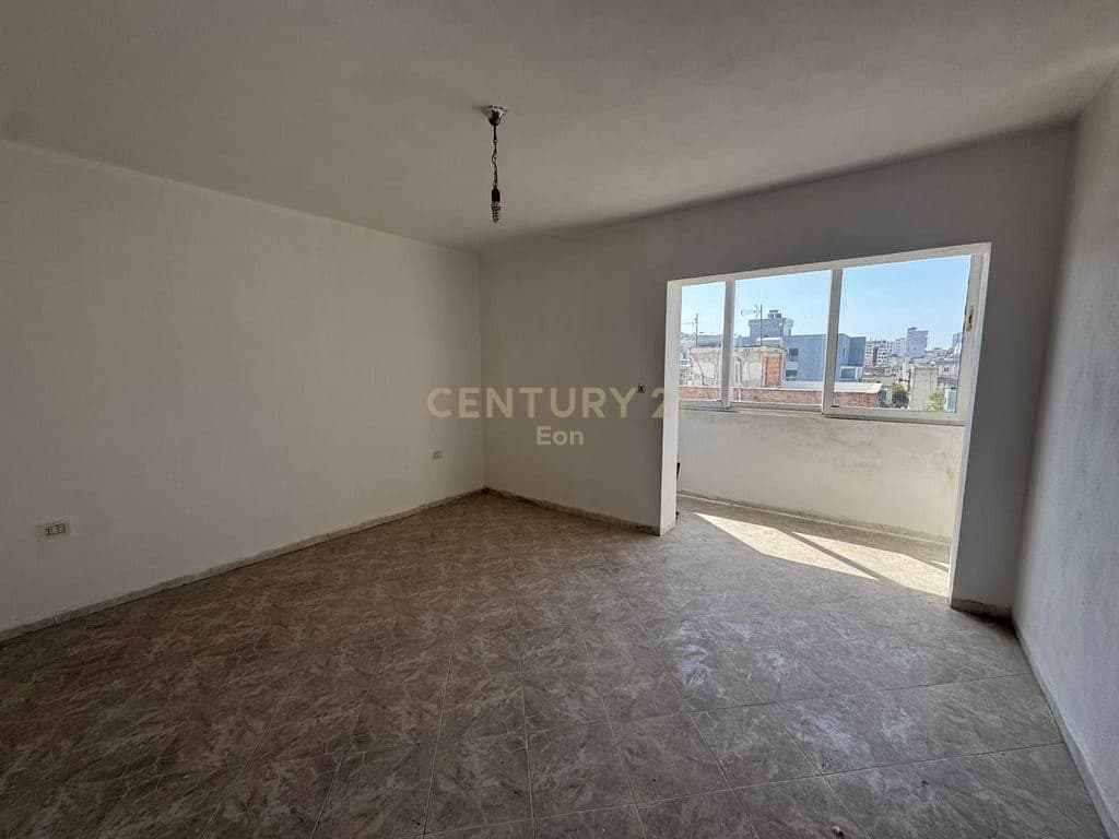 SHITET APARTAMENT 2+1 NE DURRES! 4