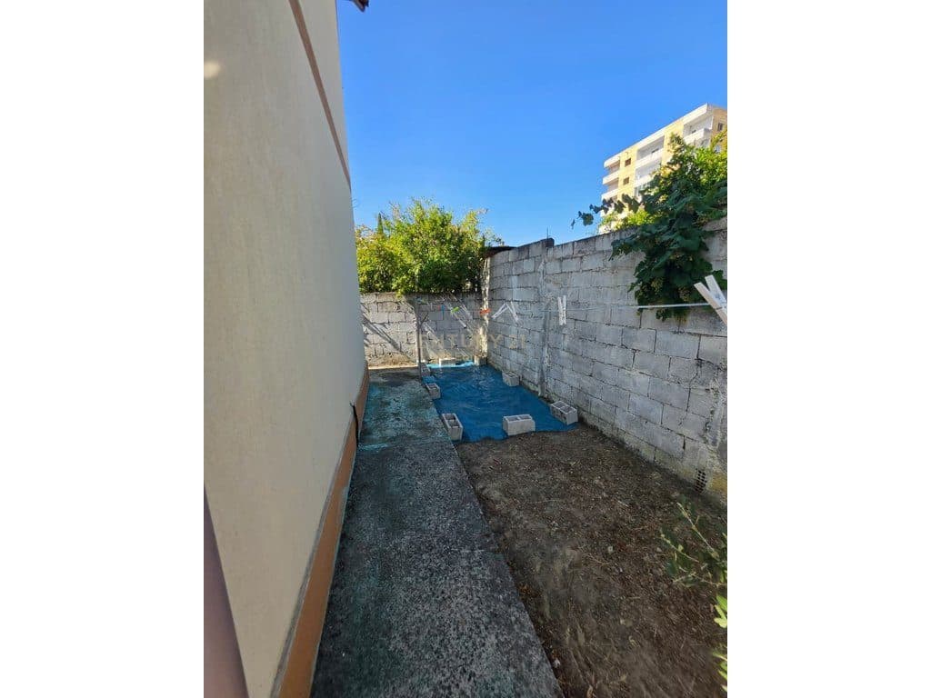 Vilë Për Shitje në Plazh Durrës !