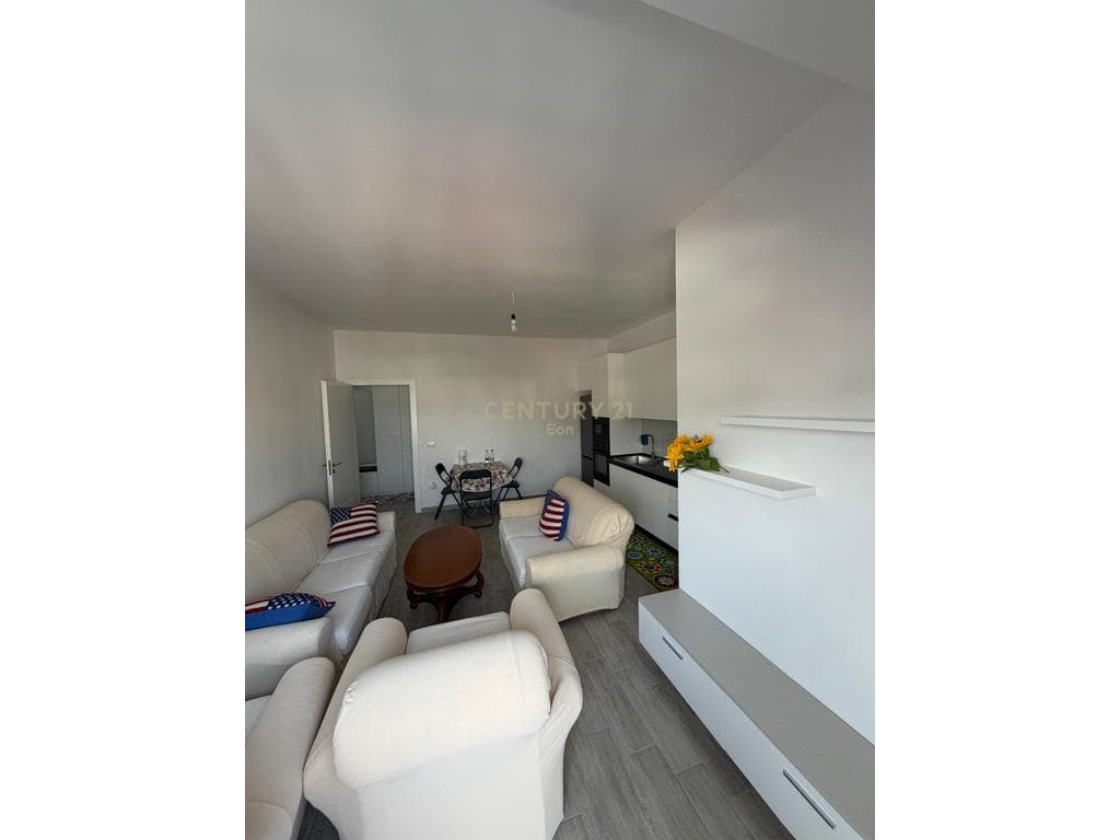 Apartament 2+1 për qira | Qendra e Golemit
