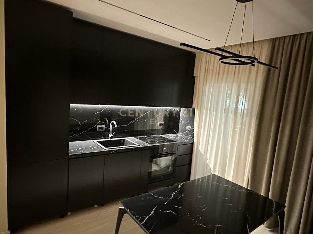 Apartament 2+1 ne shitje - Pamje Fantastike nga Deti -Vije e Pare me Detin! Mali Robit,Golem. 4