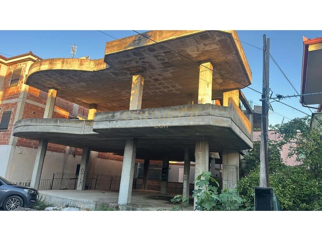 Ndërtesë 2 kate Për Shitje tek Ish Keneta, Durrës - 165000€ ! 2