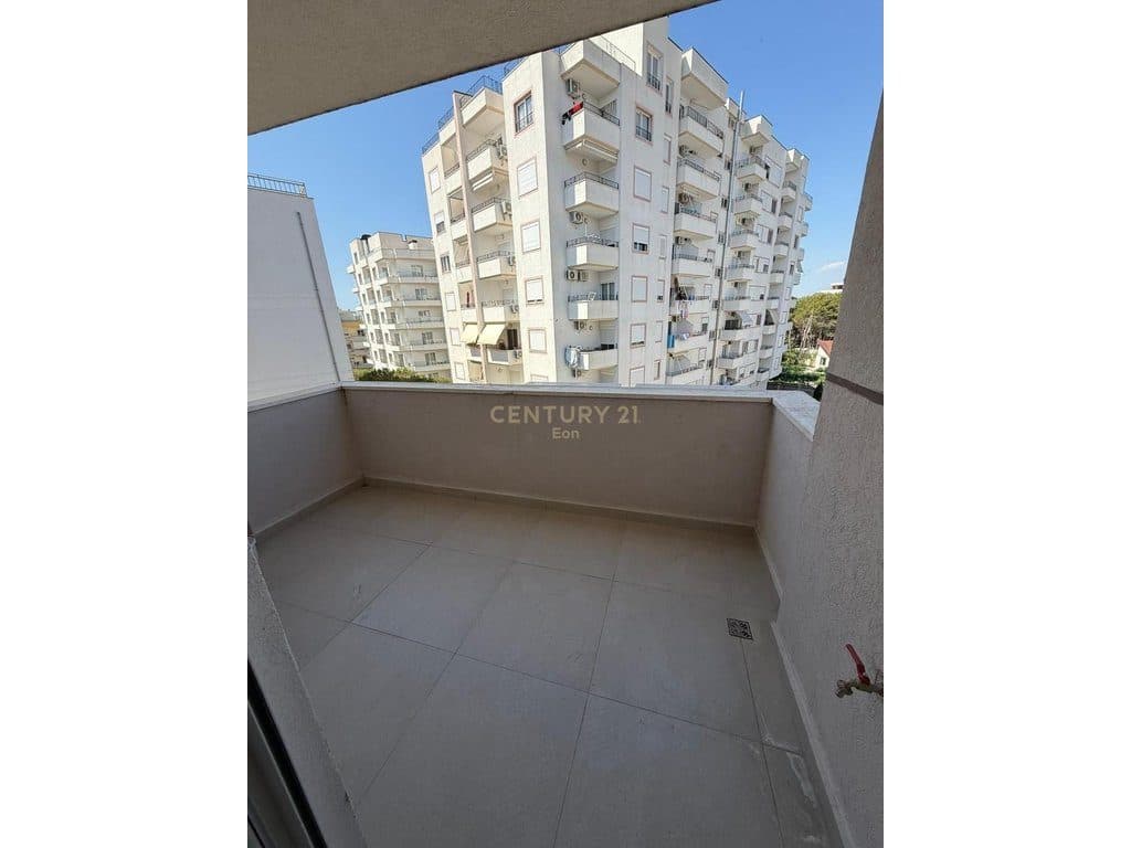APARTAMENT 1+1 PER SHITJE VETEM 100M NGA DETI, NE QERRET ! 2