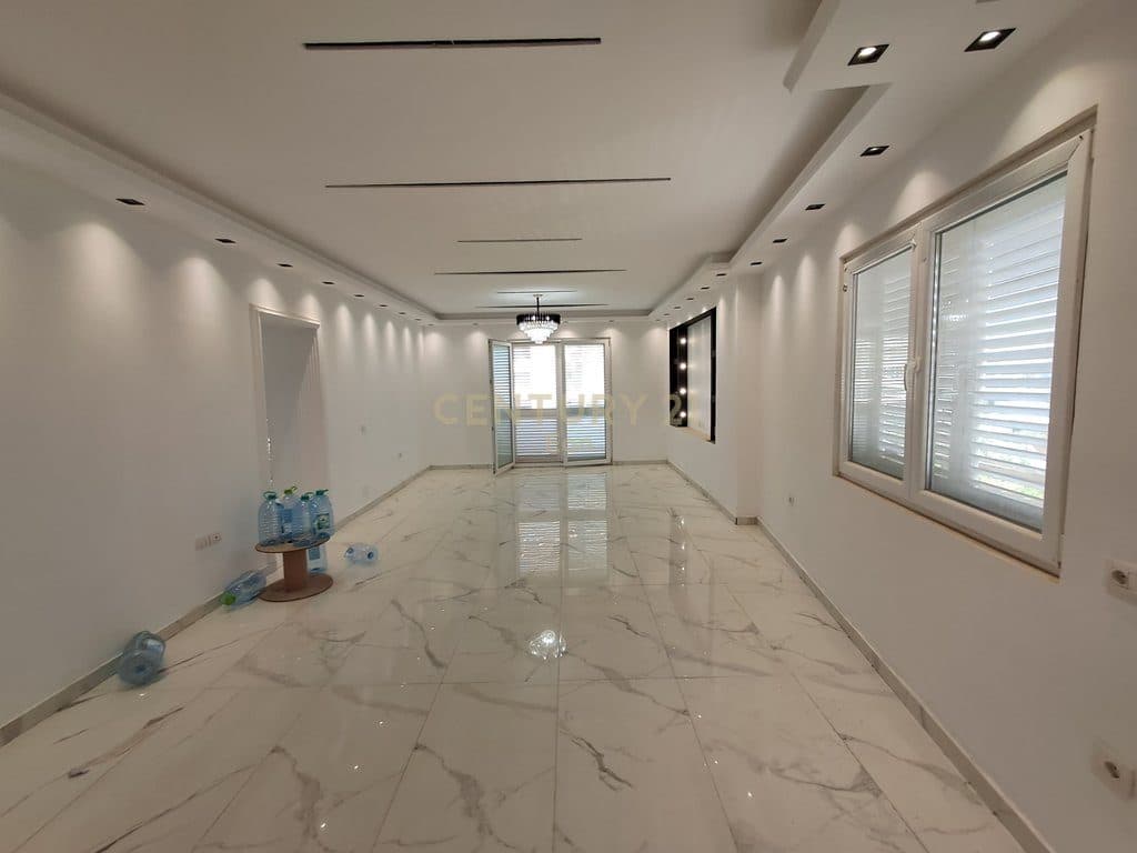 SHITET APARTAMENT 3+1+2 (+4 BALLKONE) NE PLAZH ILIRIA !