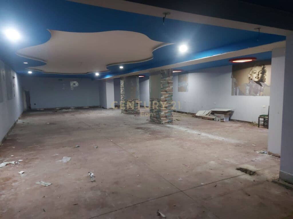 JEPET ME QIRA AMBIENT NE RRUGEN PAVARSIA PLAZH,DURRES!