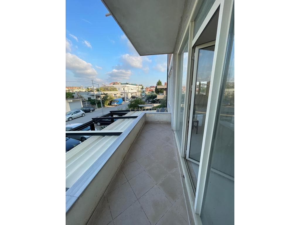 Ambient Komercial Me Qira në Ish Këneta, Durrës - 400€ | 158 m² 4