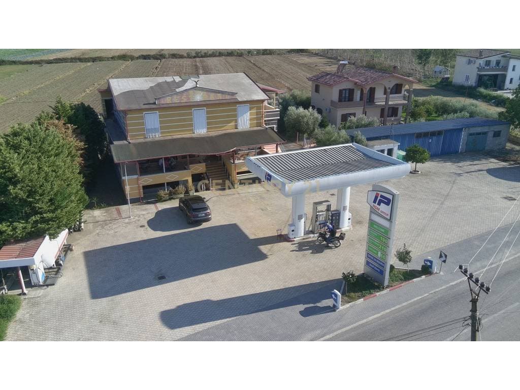 Pronë Ekskluzive në Çermë | Karburant + Gaz + Lavazh + Bar-Kafe | 1,104 m² | 400,000 €